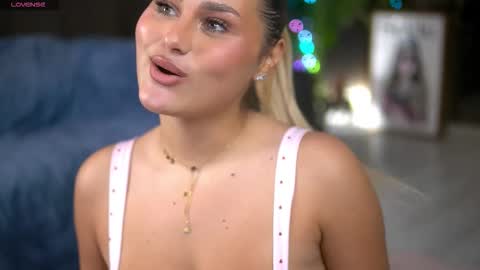 Snapshot of anastasyanoir chatting on November 10, 5:50 am AnastasyaNoir online show from November 10, 5:50 am