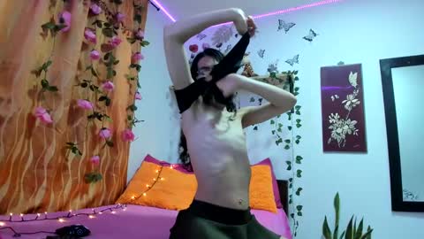 Snapshot of anasttaciia_21 chatting on February 9, 10:32 pm Independent online show from February 9, 10:32 pm