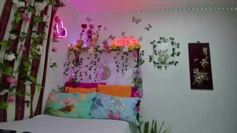 Snapshot of anasttaciia_21 chatting on October 5, 10:29 pm Independent online show from October 5, 10:29 pm