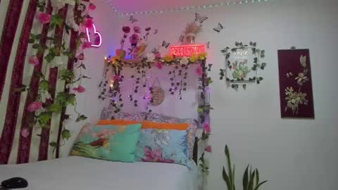 Snapshot of anasttaciia_21 chatting on November 24, 3:34 pm Independent online show from November 24, 3:34 pm