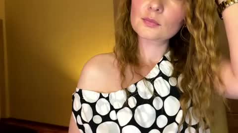 Snapshot of anavelle chatting on June 9, 11:49 pm Ana online show from June 9, 11:49 pm