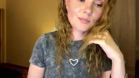 Snapshot of anavelle chatting on June 10, 11:24 pm Ana online show from June 10, 11:24 pm