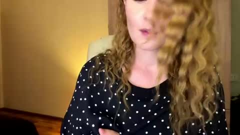 Snapshot of anavelle chatting on June 13, 10:08 pm Ana online show from June 13, 10:08 pm