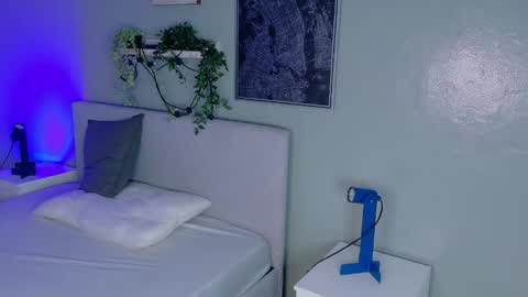 Snapshot of anavicc__ chatting on April 4, 11:18 am Kendra online show from April 4, 11:18 am