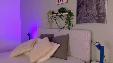 Snapshot of anavicc__ chatting on April 9, 10:09 am Kendra online show from April 9, 10:09 am