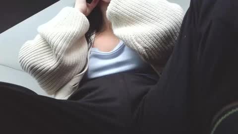 Snapshot of anddrea_ chatting on February 11, 11:37 am online show from February 11, 11:37 am