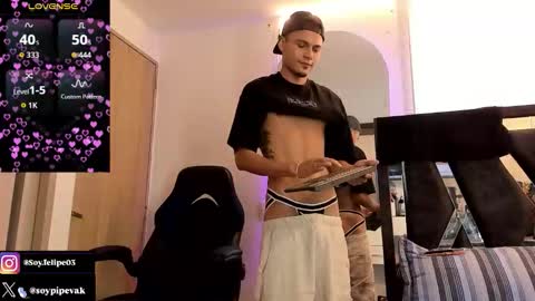 Snapshot of ander_bisex chatting on March 29, 4:07 pm Ander online show from March 29, 4:07 pm