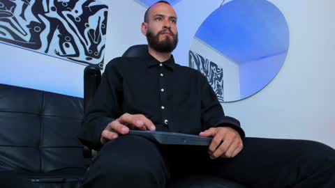 Andrs   -                   online show from January 11, 7:05 pm