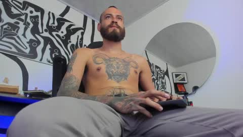 Snapshot of anders_x chatting on April 21, 1:18 am Andrs - online show from April 21, 1:18 am