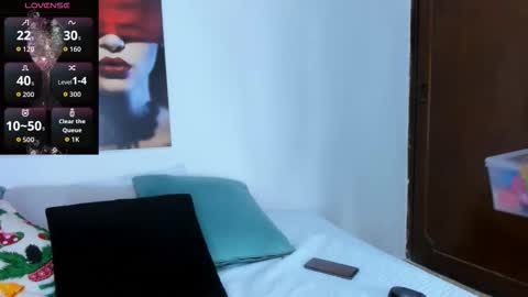 Snapshot of andhrea_vale chatting on December 4, 11:30 am Andrea online show from December 4, 11:30 am