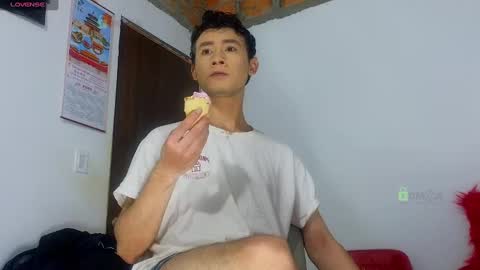 Snapshot of andie_bigdick chatting on February 23, 7:49 pm andie Send your love who needs it online show from February 23, 7:49 pm