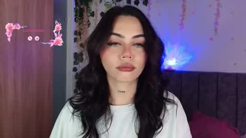 Snapshot of andra_rosse chatting on June 11, 2:33 am Andra de la Rosse online show from June 11, 2:33 am