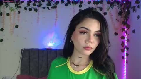 Snapshot of andra_rosse chatting on June 14, 2:20 am Andra de la Rosse online show from June 14, 2:20 am