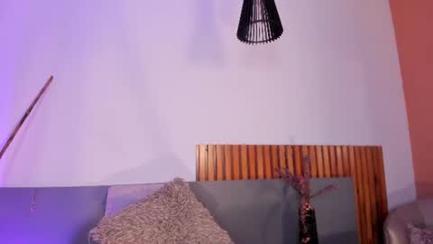 Andra Cyrus online show from June 10, 10:30 pm