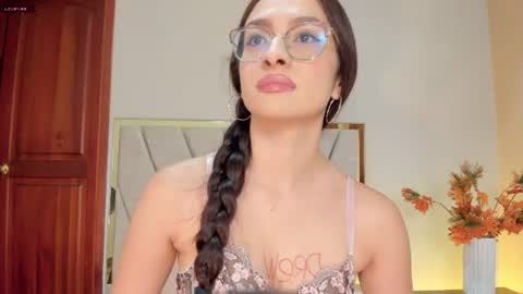 Andra Cyrus online show from June 14, 2:30 pm