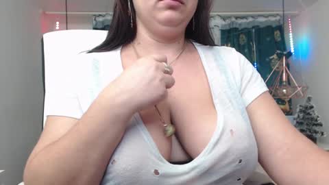 Snapshot of andrahart_ chatting on January 6, 2:37 am AndraHart online show from January 6, 2:37 am