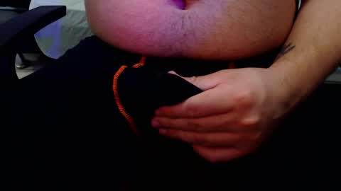 Snapshot of andrcs chatting on March 7, 12:15 am andrcs online show from March 7, 12:15 am