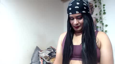 Snapshot of andre1082 chatting on February 22, 5:12 am Andre online show from February 22, 5:12 am