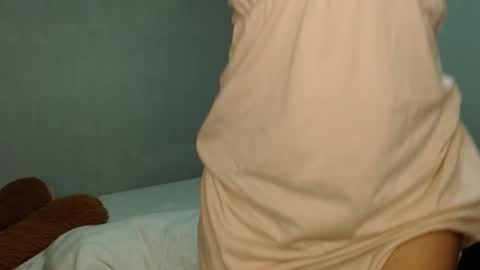 Snapshot of andre_sky_ chatting on March 21, 3:22 am A l e online show from March 21, 3:22 am