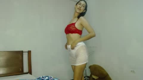 Snapshot of andre_sky_ chatting on April 19, 10:56 pm A l e online show from April 19, 10:56 pm
