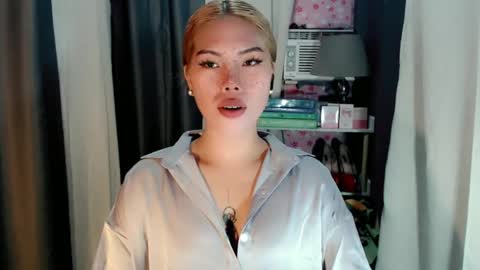 andrea06121998 online show from June 19, 4:22 pm
