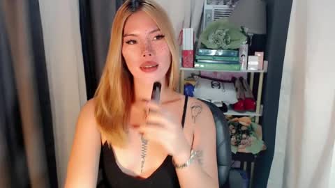 andrea06121998 online show from July 28, 11:17 am