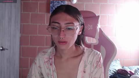 Snapshot of andrea_camila chatting on November 10, 1:32 pm Andrea online show from November 10, 1:32 pm