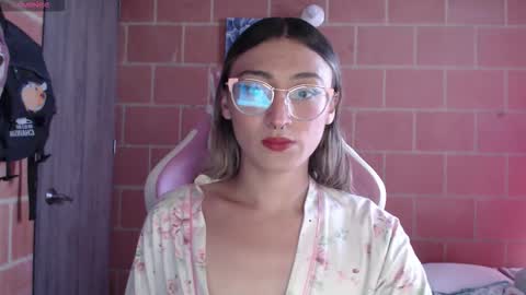 Snapshot of andrea_camila chatting on February 22, 3:21 pm Andrea online show from February 22, 3:21 pm