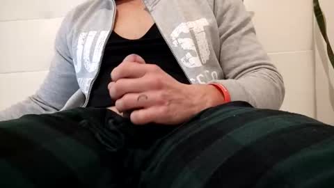 andrea_feetlover online show from November 25, 8:42 pm