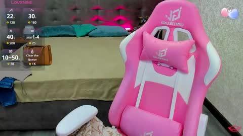 Andrea hereGMT7Mon Tue Wen ThFri Sat Su 0300am-0900am. online show from February 14, 1:02 am