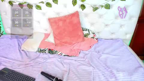Naomi Andrea Daviss online show from December 26, 2:59 pm