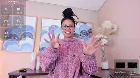 Snapshot of andreaa_zoee_ chatting on June 19, 2:43 pm Andrea Zoelins online show from June 19, 2:43 pm