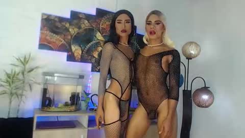 Snapshot of andreaandkriss chatting on June 11, 3:59 am AndreaKriss online show from June 11, 3:59 am