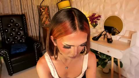 Snapshot of andreamorris chatting on June 14, 1:14 am andreamorris online show from June 14, 1:14 am