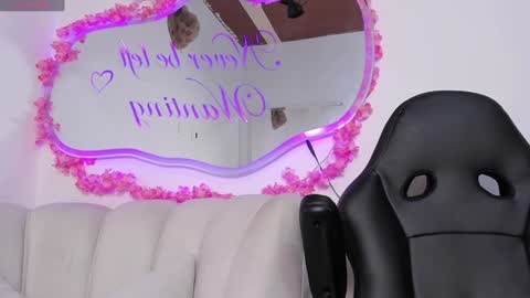 Snapshot of andrearoux chatting on January 30, 1:21 pm Andrea online show from January 30, 1:21 pm