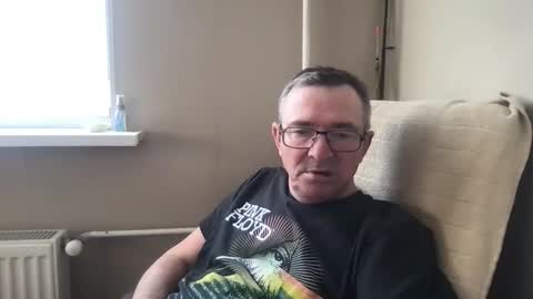 Snapshot of andreass60 chatting on March 20, 7:13 am andreass60 online show from March 20, 7:13 am