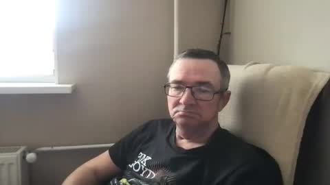 Snapshot of andreass60 chatting on April 2, 6:55 am andreass60 online show from April 2, 6:55 am