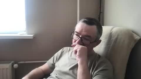 Snapshot of andreass60 chatting on April 21, 6:20 am andreass60 online show from April 21, 6:20 am