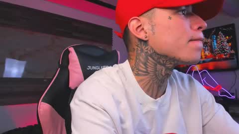 andrees_s online show from November 24, 7:13 pm