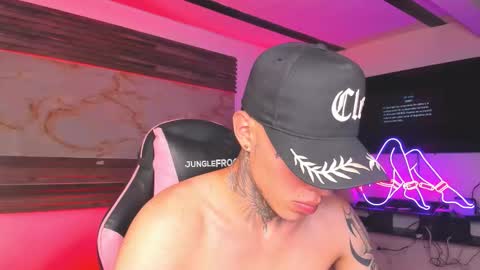 andrees_s online show from December 4, 12:42 am