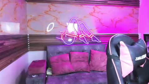 andrees_s online show from June 22, 2:35 am