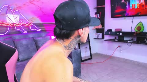 andrees_s online show from July 6, 1:57 am