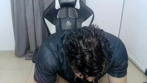 Snapshot of andres180950734 chatting on October 27, 11:52 pm andres180950734 online show from October 27, 11:52 pm