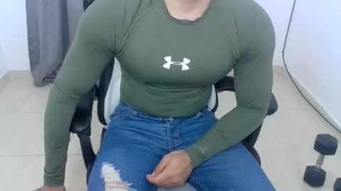 Snapshot of andres180950734 chatting on October 30, 9:55 am andres180950734 online show from October 30, 9:55 am