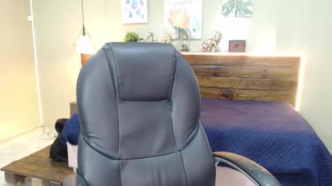 Snapshot of andres1_8 chatting on November 30, 1:37 pm IM ANDRES online show from November 30, 1:37 pm