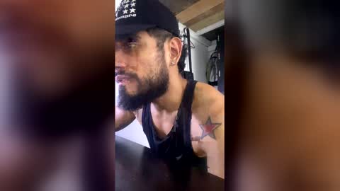 Snapshot of andres2024837816 chatting on March 23, 9:52 pm Andres O online show from March 23, 9:52 pm