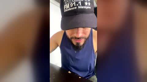 Snapshot of andres2024837816 chatting on March 28, 3:00 pm Andres O online show from March 28, 3:00 pm