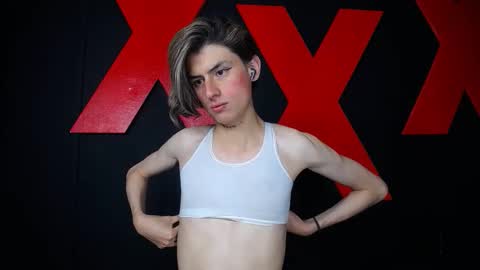 Snapshot of andres992563 chatting on February 22, 10:03 am Alann online show from February 22, 10:03 am