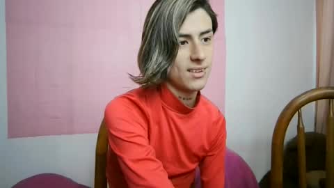 Snapshot of andres992563 chatting on March 10, 4:01 pm Alann online show from March 10, 4:01 pm