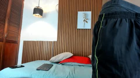 Snapshot of andres_belari chatting on October 13, 12:16 pm andres_belari online show from October 13, 12:16 pm